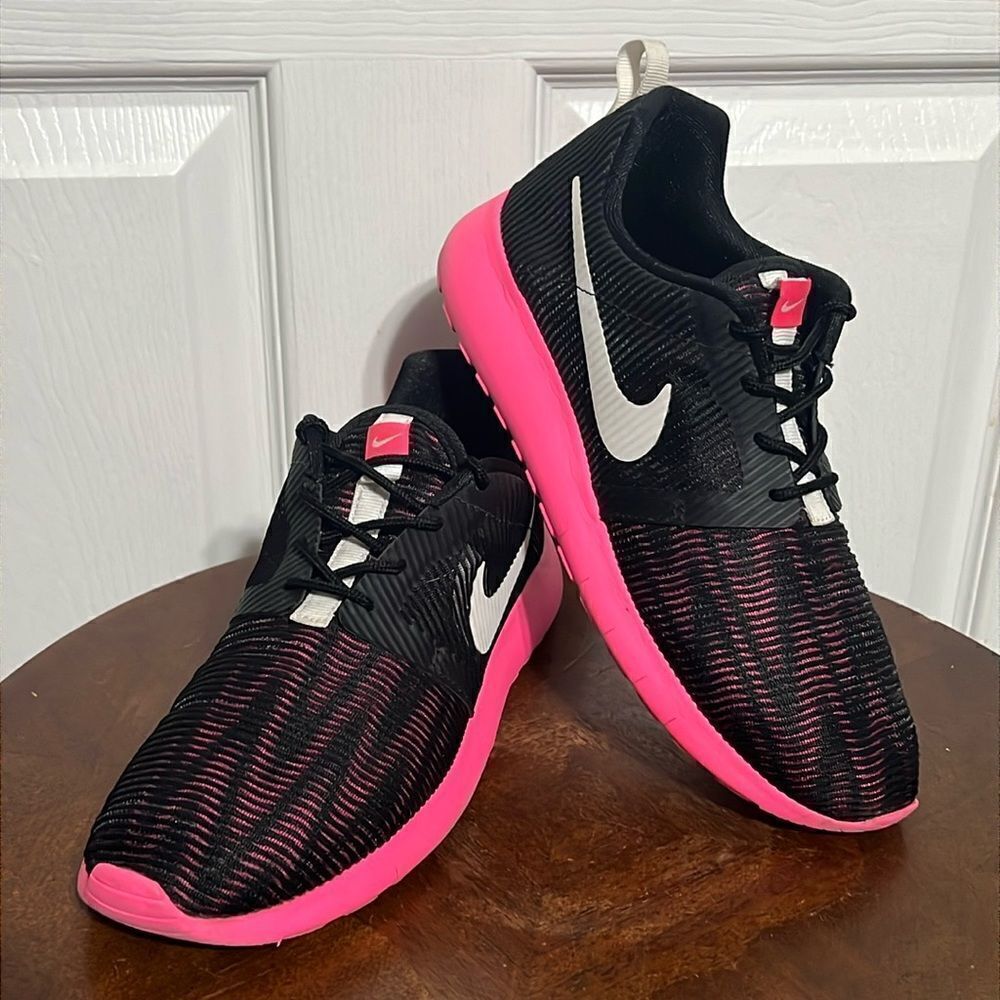 🔥🔥 NIKE ROSHE ONE FLIGHT WEIGHT GS BLACK PINK SHOES‎ Girls Sz 6.5Y 705486 002